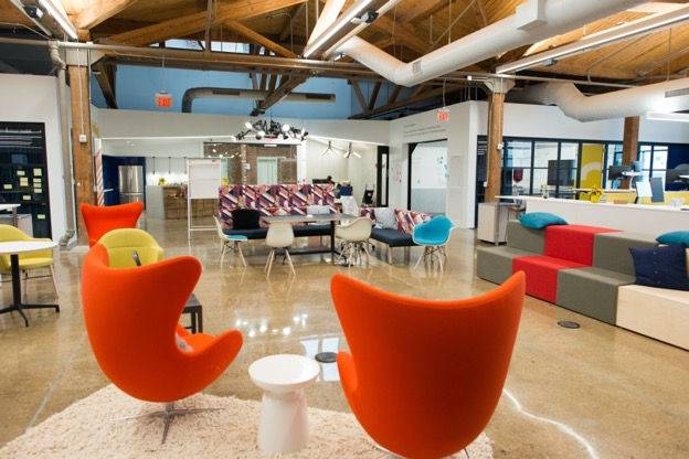 Workspace that uses color accents